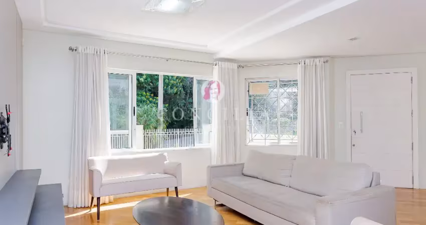 Sobrado Triplex de 4 Quartos, sendo uma Suíte Master - São Lourenço - Curitiba/PR