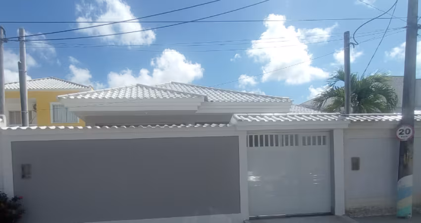 Lindíssima casa linear, primeira locação em condomínio!