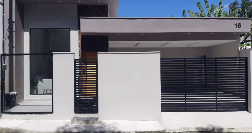 Casa contemporânea com piscina- condomínio fechado- Rio da Prata!!( Aceita permuta ) Contemporâneo ou life