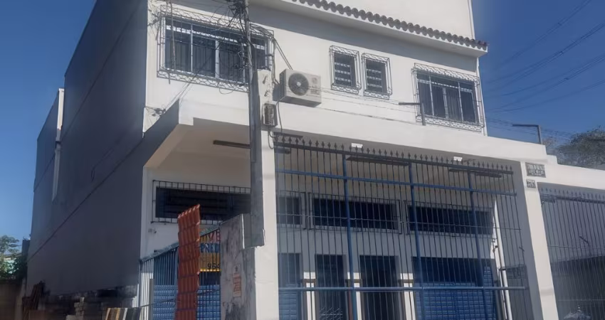 CENTRO COMERCIAL COM 2 LOJAS / 6 SALAS COM BANHEIROS E UM GALPÃO ! IMÓVEL DOCUMENTADO E ACEITA FINANCIAMENTO BANCÁRIO
