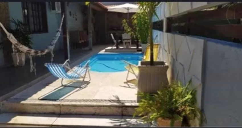 Casa Linear  em Condomínio no centro do Rio da Prata – 3 Quartos sendo 2 suítes - Piscina e Área Gourmet!