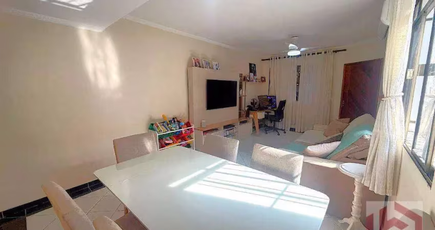 Sobrado com 3 dormitórios à venda, 120 m² por r$ 777.000 - vila voturuá - são vicente/sp