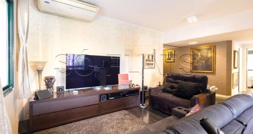 Flat no Plaza Regency para locação com 100m², 2 dormitórios e 2 vagas de garagem.