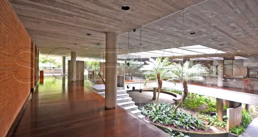 Mansão na cidade jardins disponível para venda com 3100m² de terreno e 976m² construídos