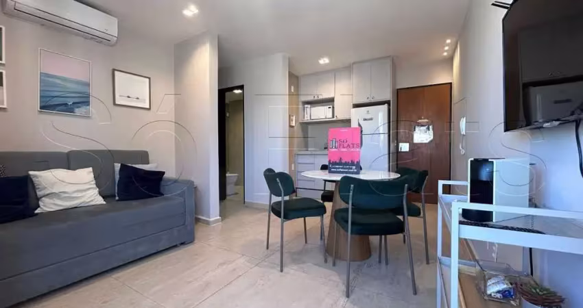 Apto todo mobiliado no crillon disponível para locação com 37m², 1 dormitório e 1 vaga de garagem.