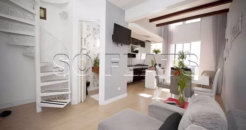 Em Moema, Apartamento Tríplex com 02 dormitórios, 84m²