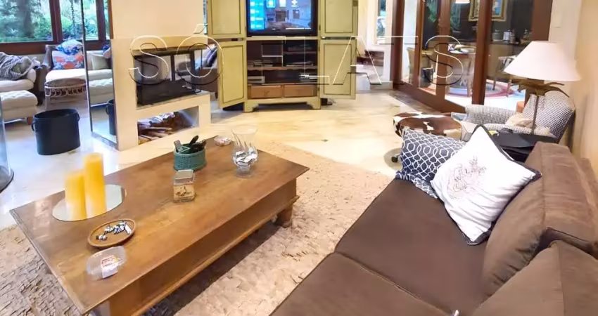 Casa nas alameda das cerejeiras - campos do jordão, disponível para venda com 06 suítes e 10 vagas