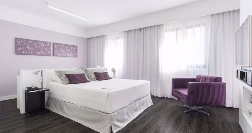 Flat em Moema disponível para venda com 33m² e 01 vaga de garagem