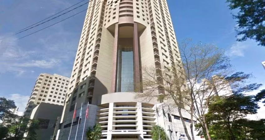 FLat com excelente estrutura, no pool, prox a Av. 9 de Julho, Faria Lima e Sto Amaro