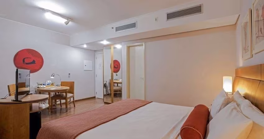 Flat em Moema, prox a Av. Sto Amaro, no pool para investimento