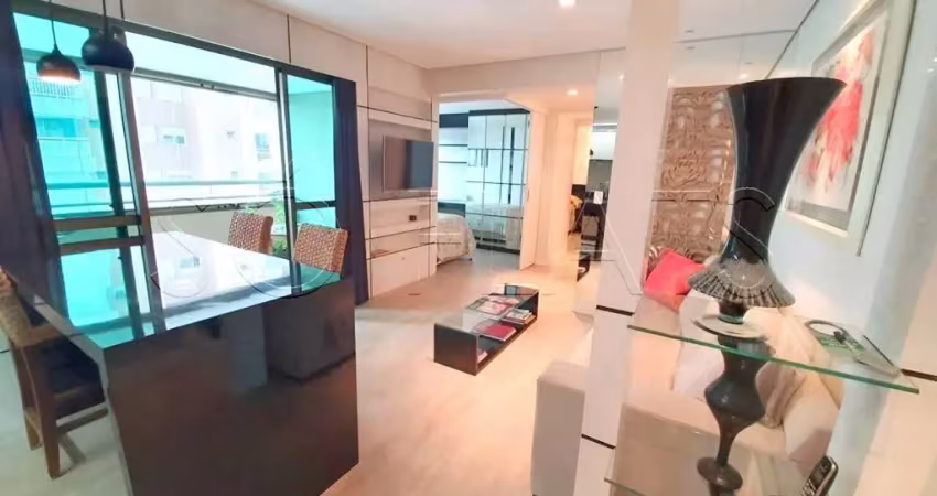 Flat para locação com 2 dormitórios, prox a Av Jorn Roberto Marinho, fácil acesso a Marg. Pinheiros.