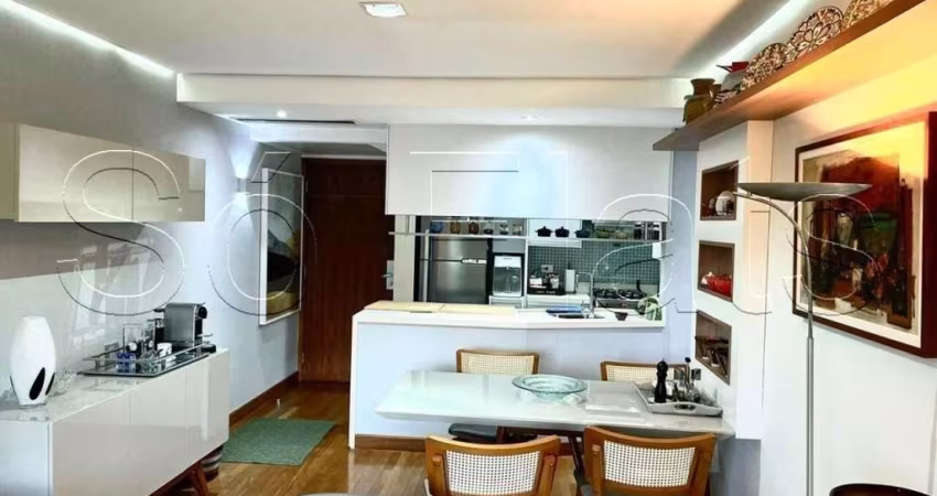 Flat de alto padrão em Pinheiros totalmente mobiliado e com serviços, disponível para locação.