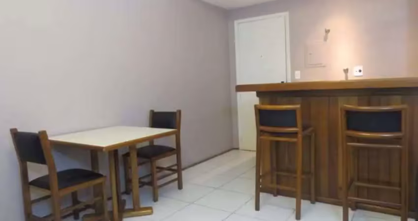 Flat  a duas quadras da paulista, na parte mais arborizada dos jardins.