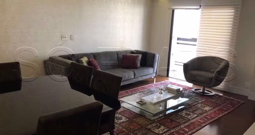 Flat alto padrão em Moema, 03 dorms, próximo ao Shopping Ibirapuera e Pq. Ibirapuera