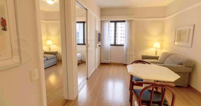 Flat mobiliado reformado, com 1 dormitório em andar alto no Jardim Paulista.