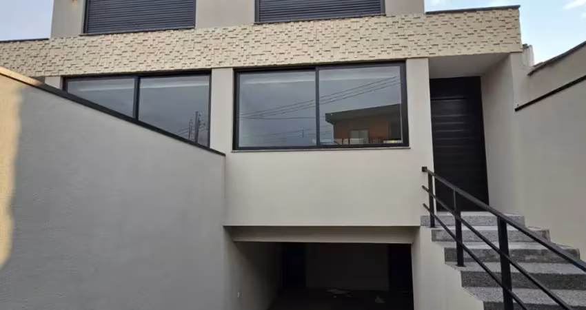 Sobrado 03 dormitórios localizado próximo a padaria viçosa