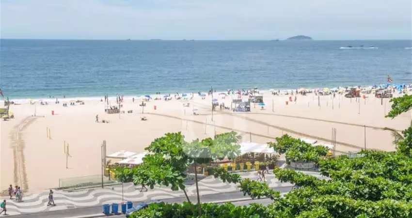 Copacabana, frente mar, reformado na Avenida Atlântica, 3 quartos, 2 suites, 1 vaga