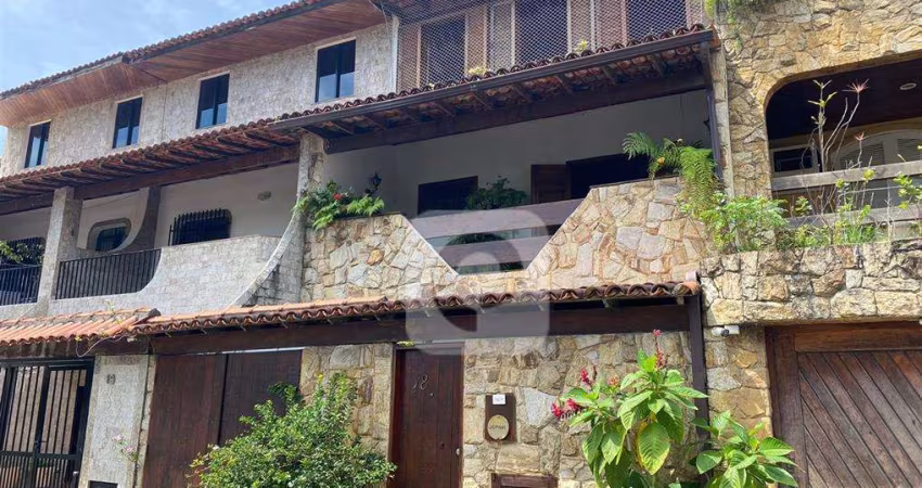Casa Triplex em Condomínio, à venda, com 200 m², na Barra da Tijuca