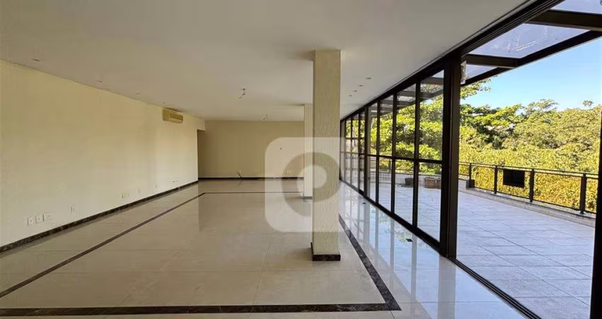 Cobertura Duplex com elevador no Jardim Oceânico,  469 m2, piscina, sauna e churrasqueira.