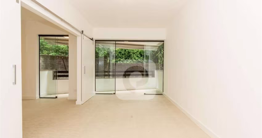 Apartamento no Humaita, 2 suites e Closet, lavabo, Vaga, Rua sem saída, reformado!