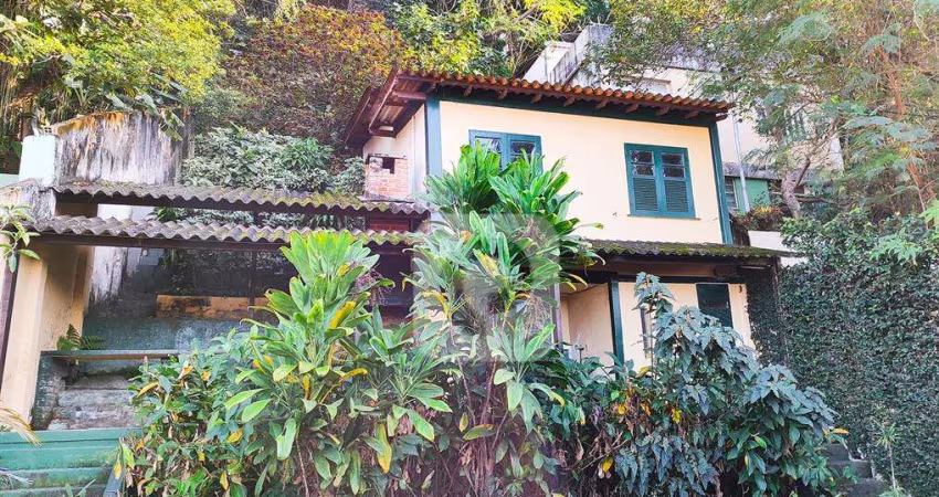 SELECIONE - Casa 6 quartos, sendo 2 suítes