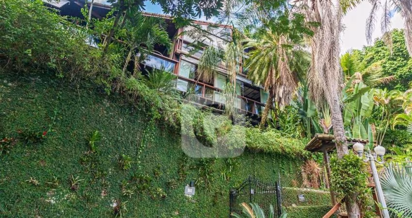 Casa Zanini com vista para Barra da Tijuca em condomínio no início do Itanhangá