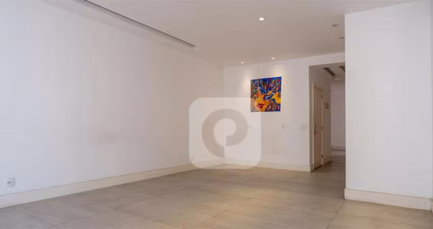 Apartamento 3 quartos na quadra da praia do Flamengo entre Posto 5 e 6 a Venda