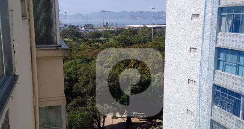 Ótimo 2 quartos na Gloria!!