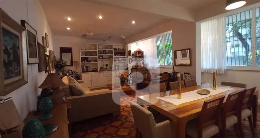 Apartamento reformado com 3 quartos (suíte) e vaga no Leblon