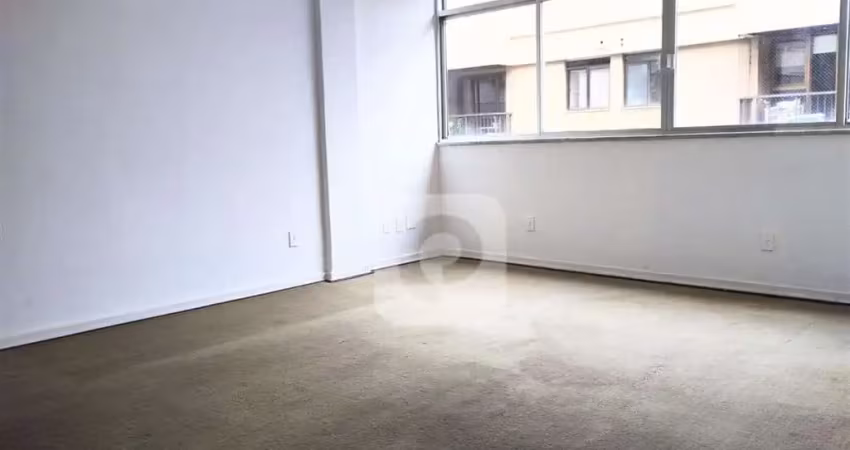 Apartamento a venda tres quartros vaga, entre a lagoa e Copacabana, próximo ao Metro