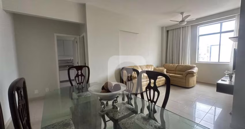Apartamento reformado com 2 quartos e  com vaga em Ipanema