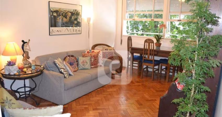 Vendo apartamento no Leblon, 2 quartos. Rua Dias Ferreira.