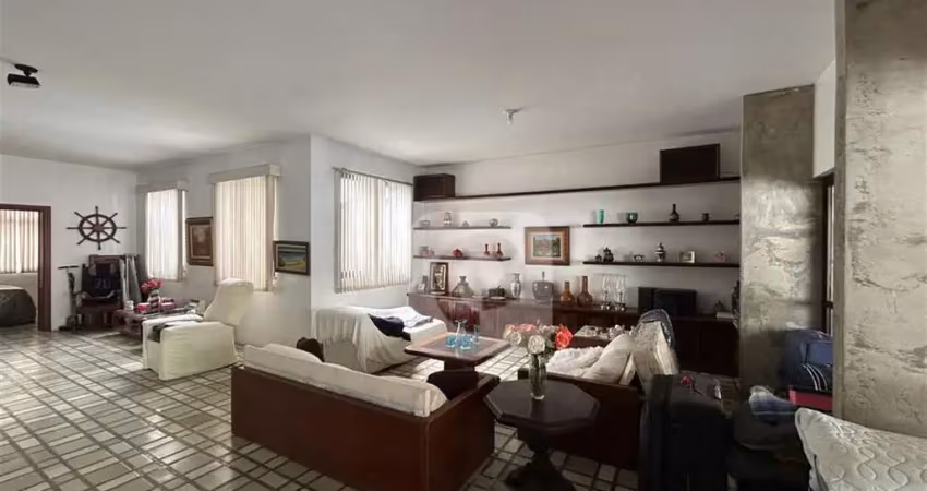 Casa triplex com 6 quartos sendo 5 suítes, 4 vagas, 387m2 na urca por r$ 4.985.000,00