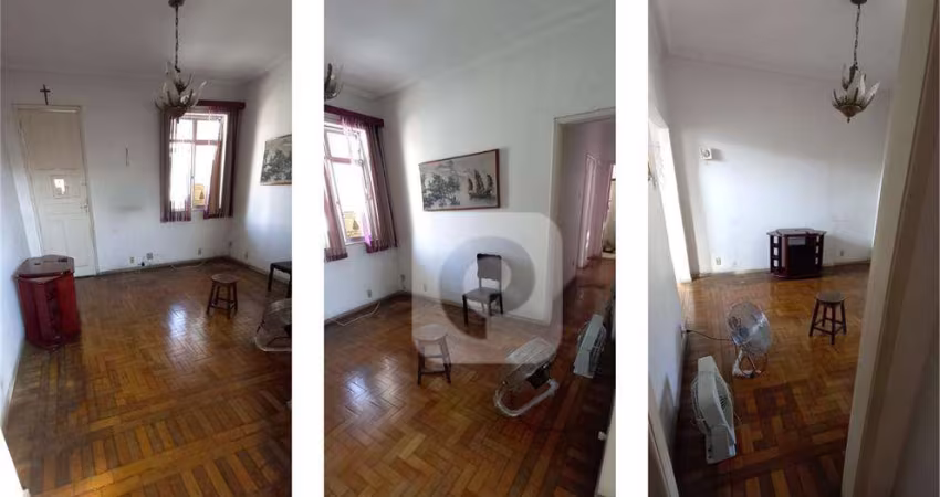 Madureira Av. Ministro Edgar Romero casa de vila 2 quartos sala 2 ambientes varanda 2 vagas