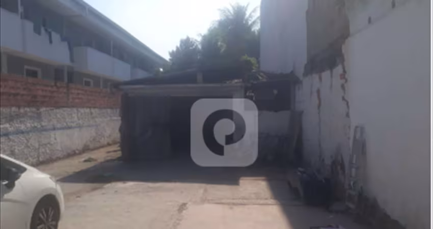 Centro da Taquara Jacarepaguá Terreno Plano medindo 657 m² á  venda.