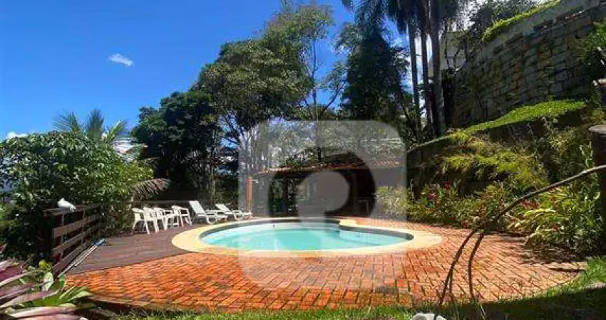 Casa 3260 m² 6 suites piscina churrasqueira condominio fechado