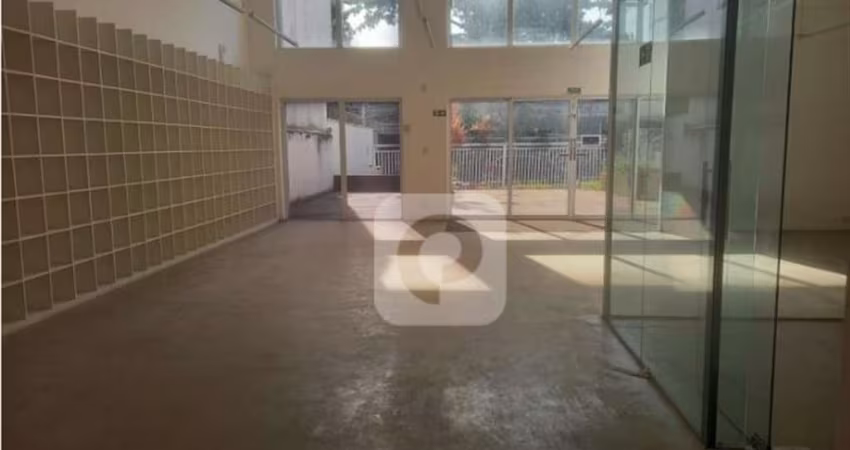 Prédio Comercial Pronto para Empresa Faculdade Escola Curso e Consultorio Médico .