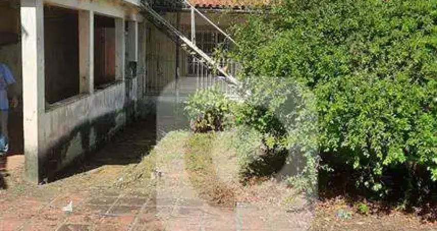 Excelente casa na freguesia / jpa com ampla área verde, piscina e churrasqueira