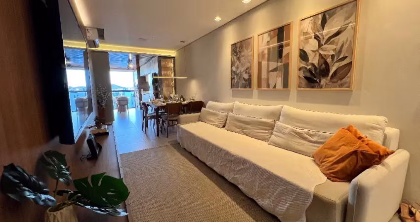 Belíssimo apartamento semi mobiliado com uma suíte mais dois quartos no bairro saguaçú