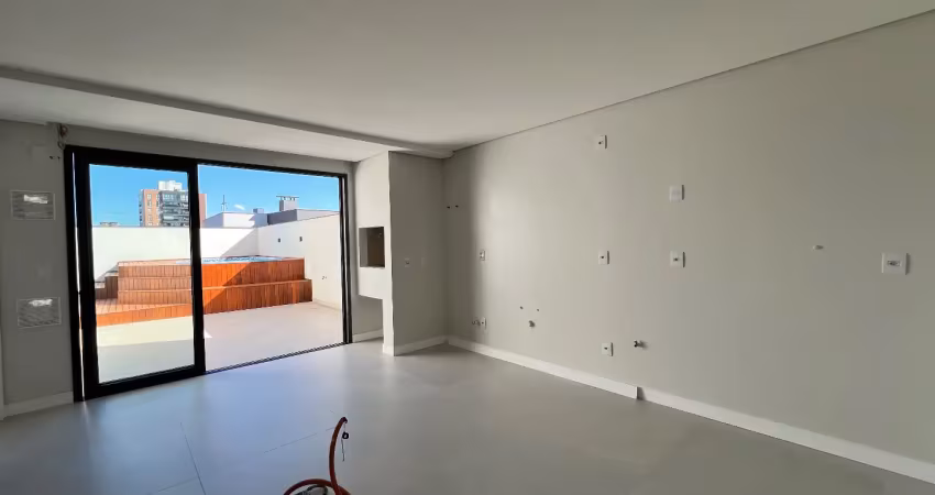 Apartamento giardino com 3 suítes, piscina e duas vagas de garagem