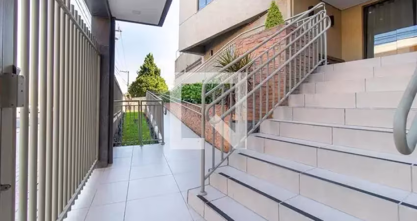 Apartamento com 2 quartos para alugar na Rua Antônio Gasparin, 5711, Novo Mundo, Curitiba
