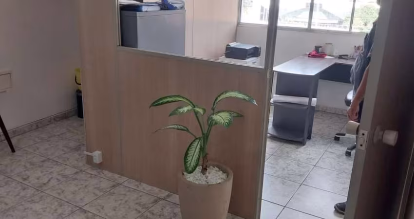 Comercial para Locação em Barueri, Vila Sargento José de Paula, 1 dormitório, 1 banheiro, 1 vaga