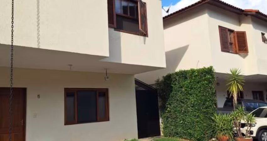 Casa para Venda em Barueri, Jardim Tupanci, 2 dormitórios, 2 suítes, 3 banheiros, 2 vagas