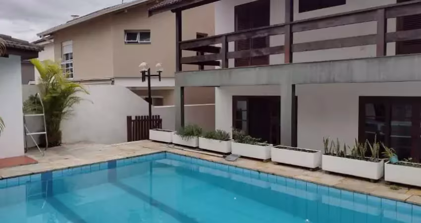 Casa para Locação em Santana de Parnaíba / SP no bairro Alphaville - 3047-3702518