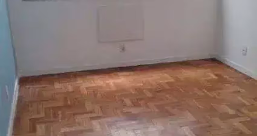 Apartamento de 2 quartos na tijuca reformado com vaga de garagem
