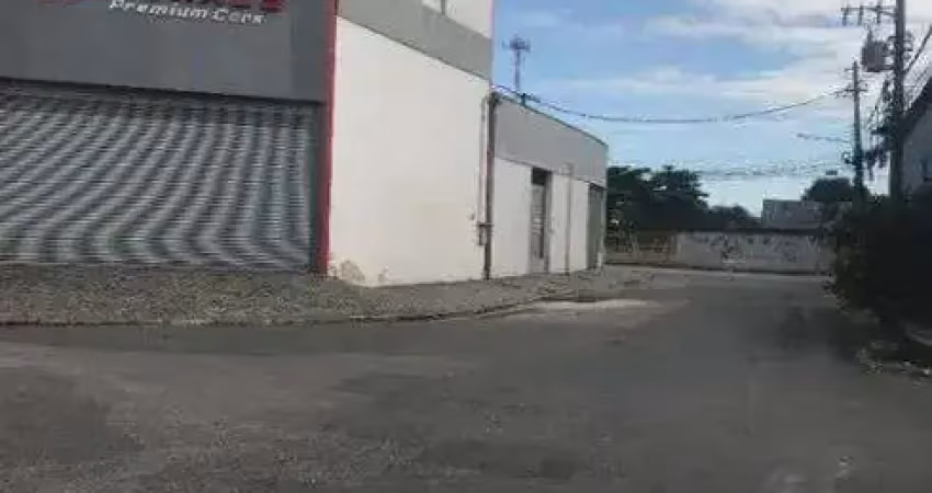 Casa ampla em condomínio fechado no centro de nova iguaçu / excelente planta com 3 quartos