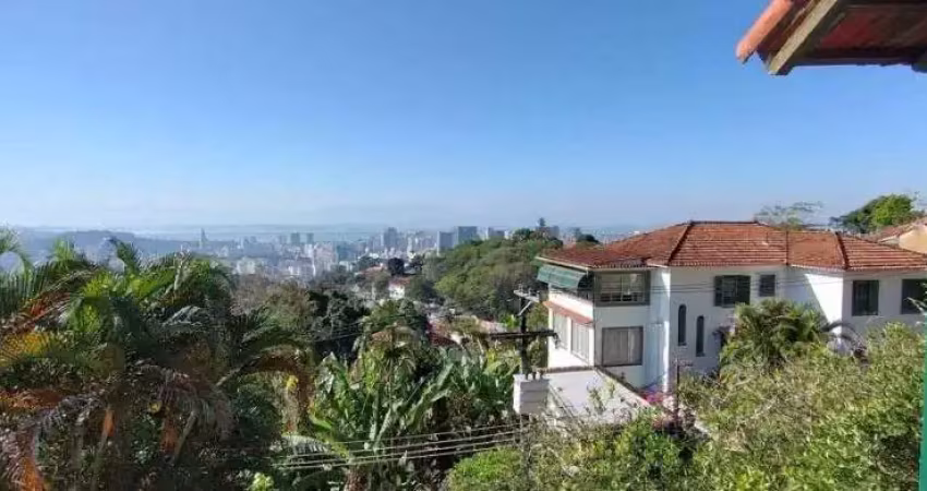 Oportunidade única! casa histórica em santa teresa com vista panorâmica para a baía de guanabara!