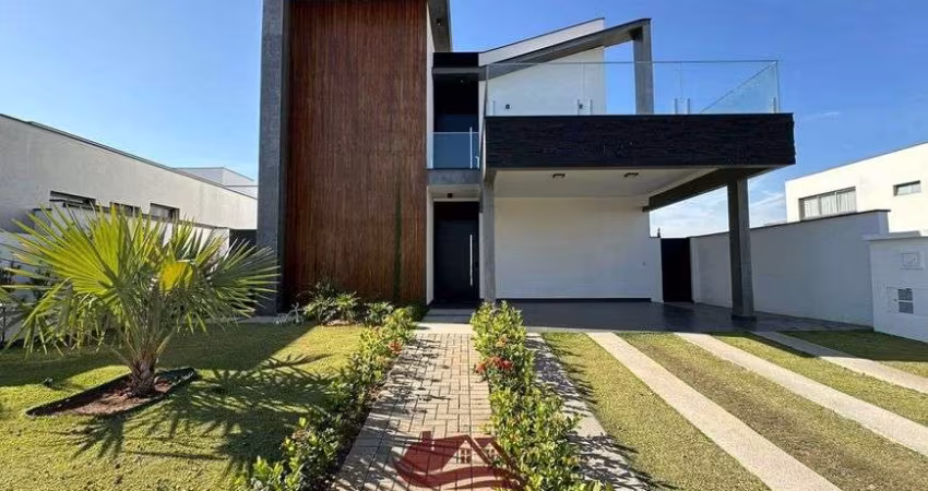 Casa com móveis planejados no Alphaville