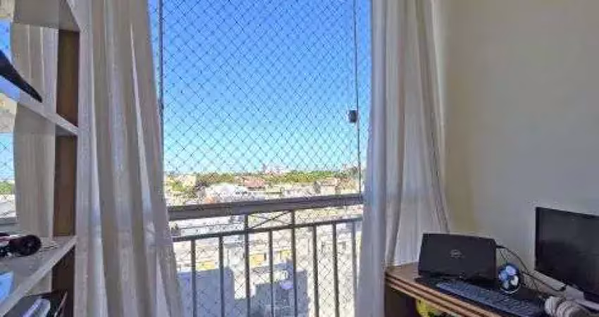 Apartamento Reformado – 2 Quartos, 7º andar no Condomínio Ilha de Trindade, Colina de Laranjeiras.