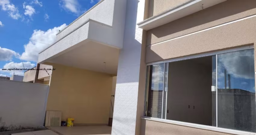 Casa para Venda em Parnamirim, PARQUE DA NACOES, 3 dormitórios, 2 suítes, 3 banheiros, 2 vagas
